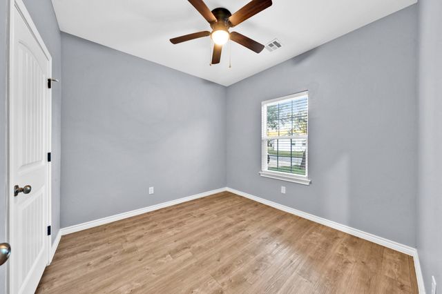 2909 S Scullin Avenue, Denison, TX 75020
