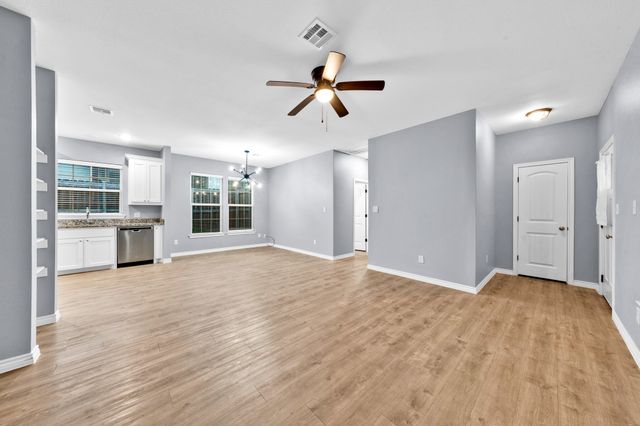 2909 S Scullin Avenue, Denison, TX 75020