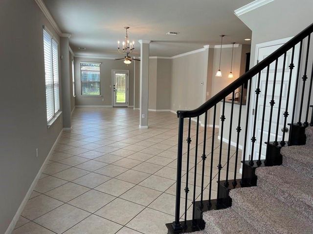 400 Hummingbird LN A, Austin, TX 78734