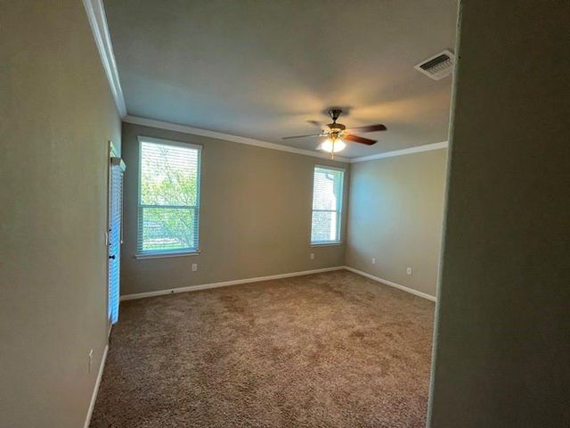 400 Hummingbird LN A, Austin, TX 78734