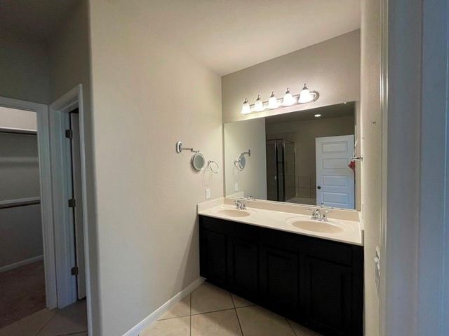 400 Hummingbird LN A, Austin, TX 78734