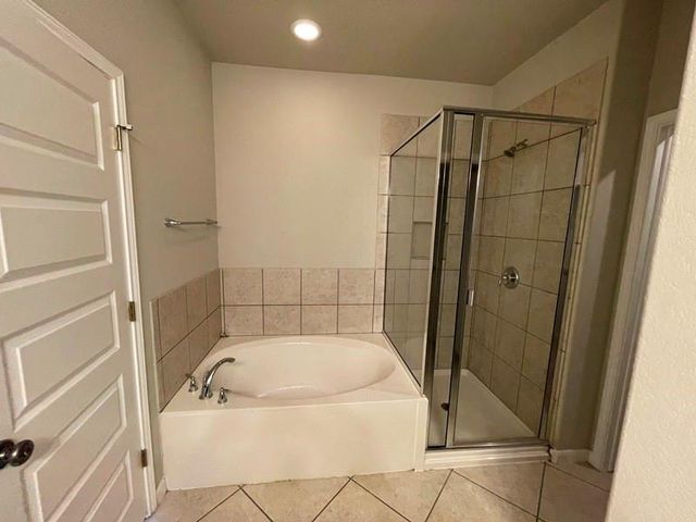 400 Hummingbird LN A, Austin, TX 78734