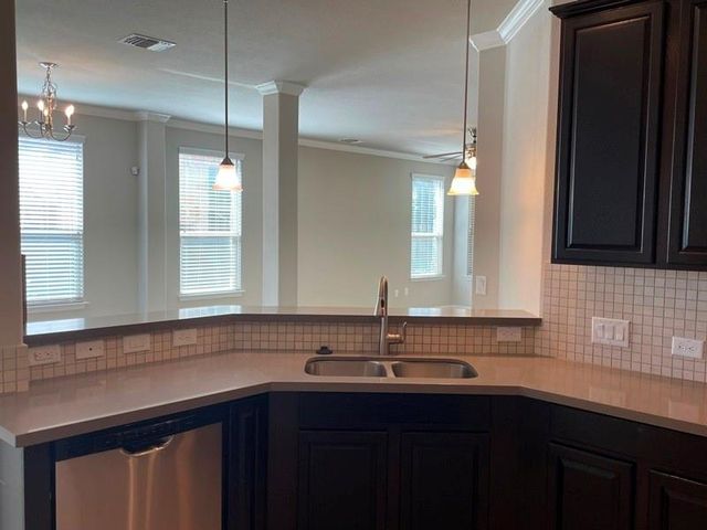 400 Hummingbird LN A, Austin, TX 78734