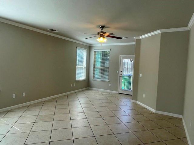 400 Hummingbird LN A, Austin, TX 78734