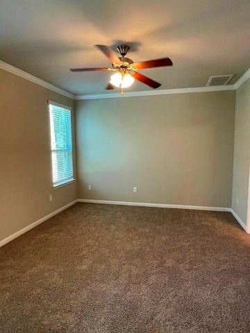 400 Hummingbird LN A, Austin, TX 78734