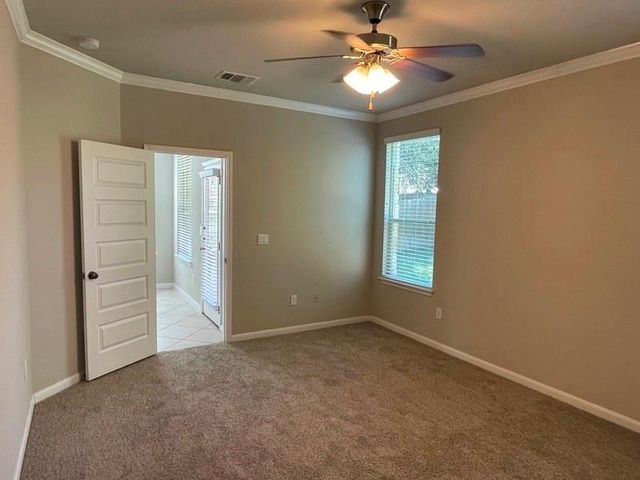 400 Hummingbird LN A, Austin, TX 78734