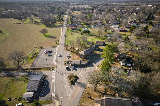 412 Sommerville Avenue, Moulton, AL 35640