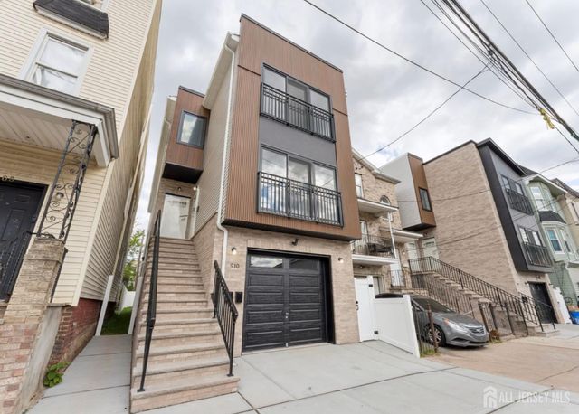 914 Bergen St Street, Newark, NJ 07112