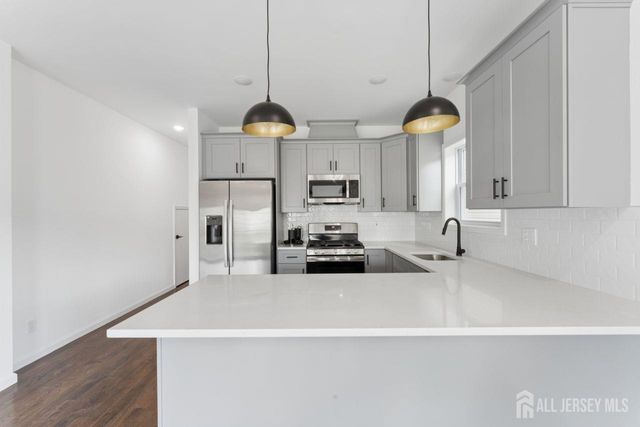 914 Bergen St Street, Newark, NJ 07112