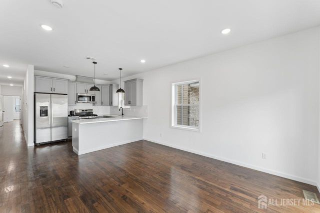 914 Bergen St Street, Newark, NJ 07112