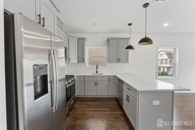 914 Bergen St Street, Newark, NJ 07112