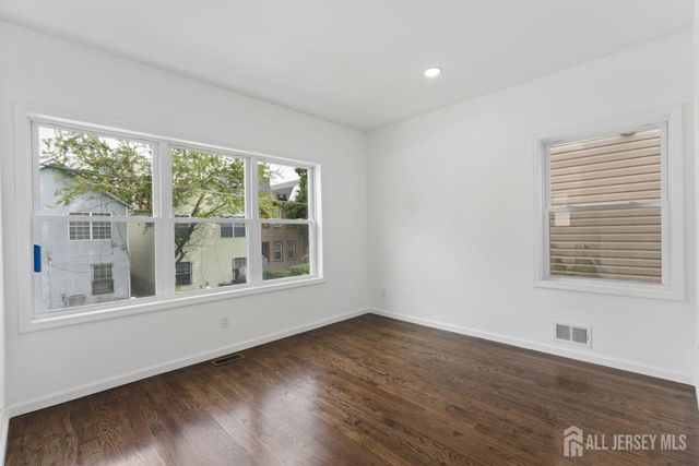 914 Bergen St Street, Newark, NJ 07112