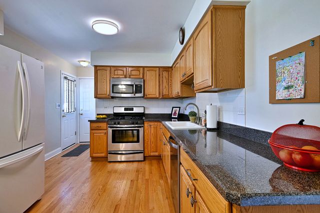 497 JULIE Drive, Schaumburg, IL 60193