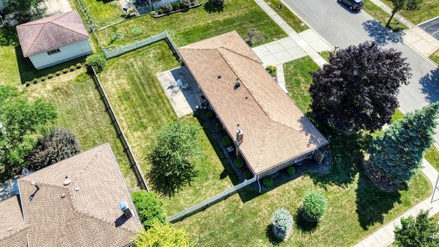 497 JULIE Drive, Schaumburg, IL 60193