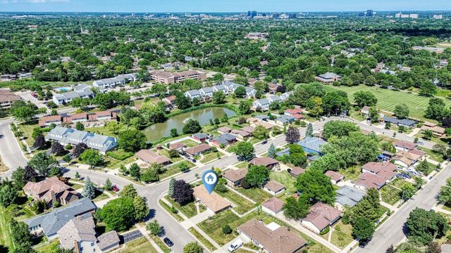 497 JULIE Drive, Schaumburg, IL 60193