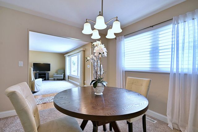 497 JULIE Drive, Schaumburg, IL 60193