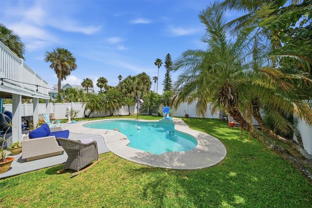 15823 REDINGTON DRIVE, Redington Beach, FL 33708