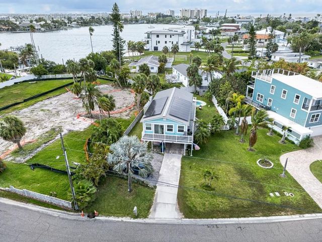 15823 REDINGTON DRIVE, Redington Beach, FL 33708