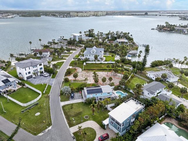 15823 REDINGTON DRIVE, Redington Beach, FL 33708