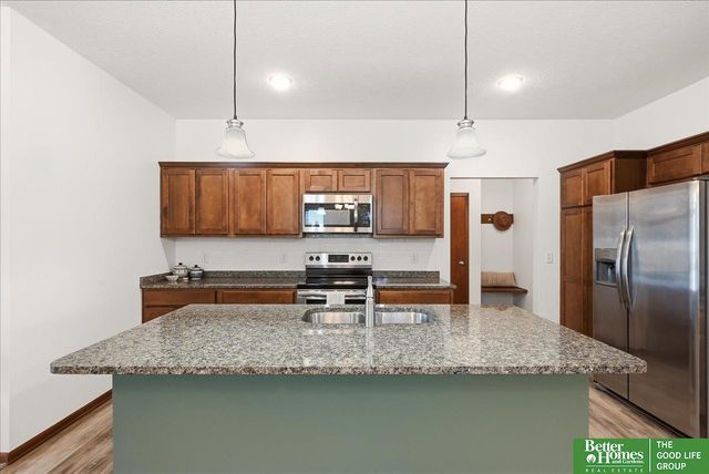 2868 Wagon Drive, Lincoln, NE 68507