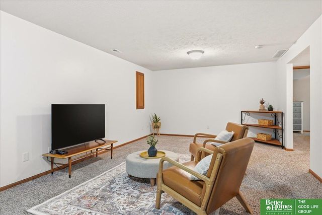 2868 Wagon Drive, Lincoln, NE 68507