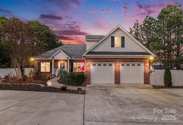 5418 Commodore Place, Clover, SC 29710