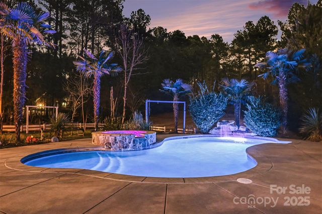 5418 Commodore Place, Clover, SC 29710