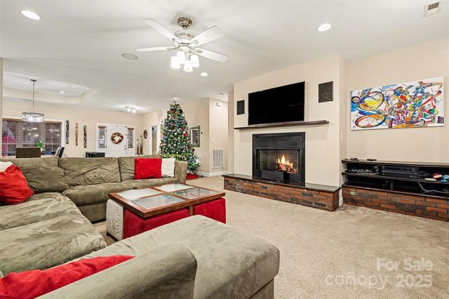 5418 Commodore Place, Clover, SC 29710