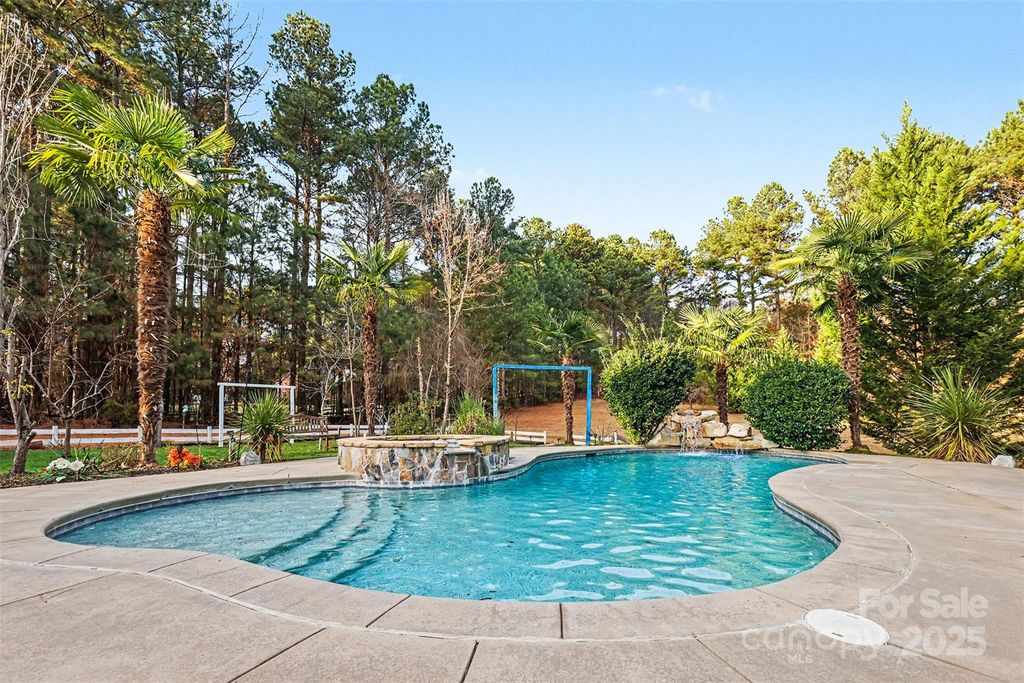 5418 Commodore Place, Clover, SC 29710