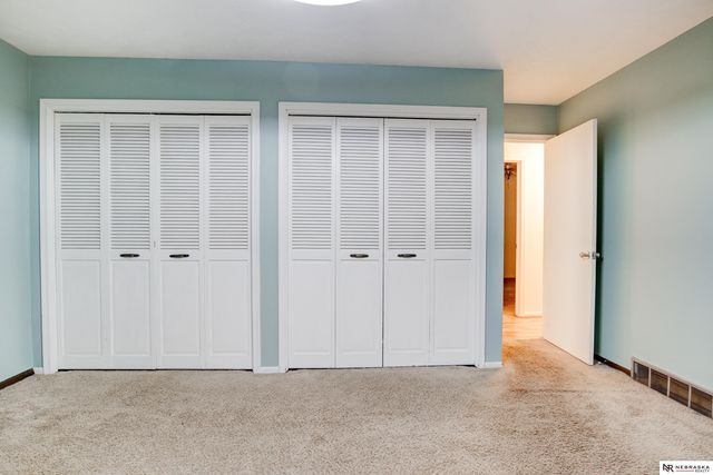 13604 Gold Street, Omaha, NE 68144