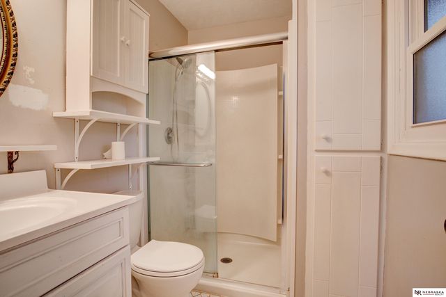 13604 Gold Street, Omaha, NE 68144