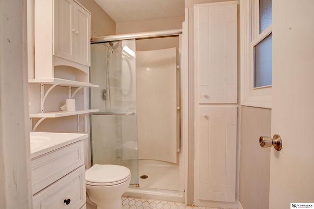 13604 Gold Street, Omaha, NE 68144