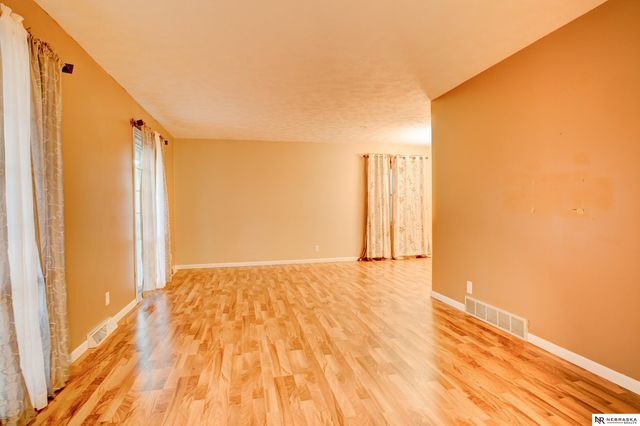 13604 Gold Street, Omaha, NE 68144