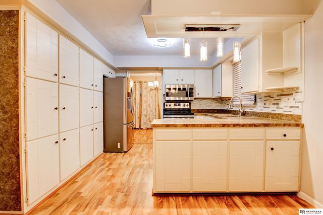 13604 Gold Street, Omaha, NE 68144