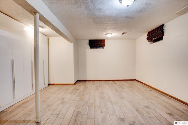 13604 Gold Street, Omaha, NE 68144