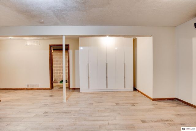 13604 Gold Street, Omaha, NE 68144