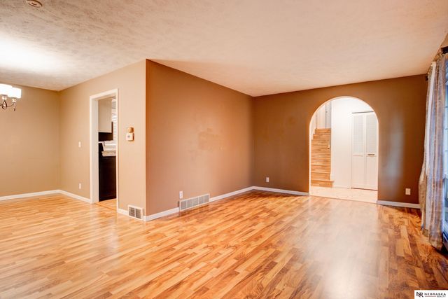 13604 Gold Street, Omaha, NE 68144