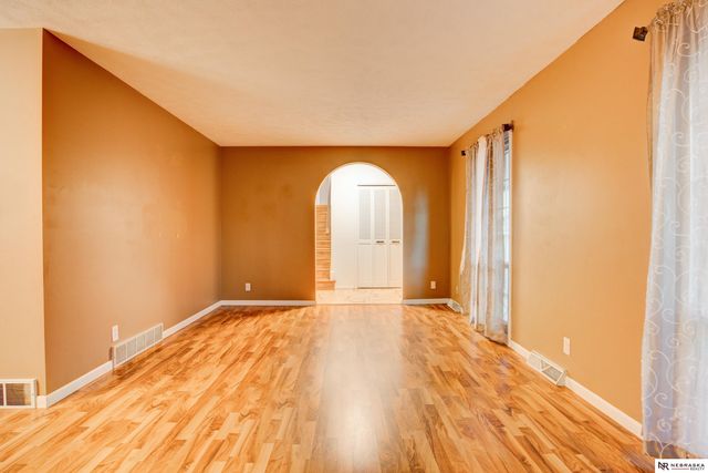 13604 Gold Street, Omaha, NE 68144