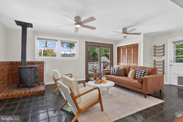 4 CEDAR AVE, Gaithersburg, MD 20877