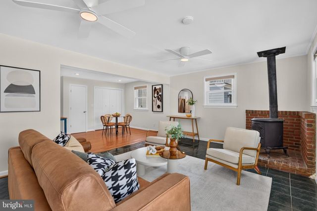 4 CEDAR AVE, Gaithersburg, MD 20877