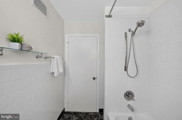 4 CEDAR AVE, Gaithersburg, MD 20877