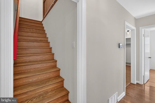 4 CEDAR AVE, Gaithersburg, MD 20877