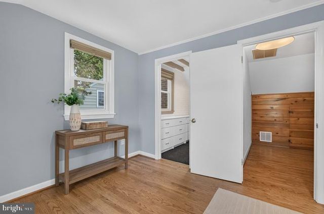 4 CEDAR AVE, Gaithersburg, MD 20877