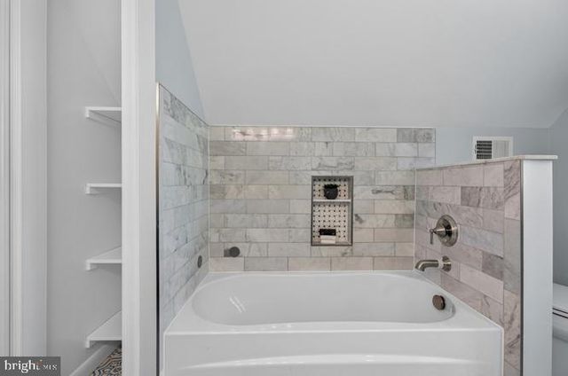 4 CEDAR AVE, Gaithersburg, MD 20877