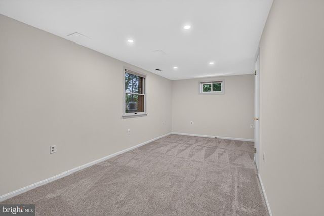 4 CEDAR AVE, Gaithersburg, MD 20877