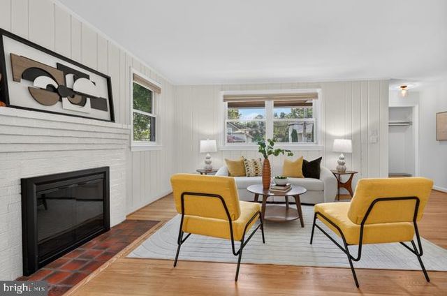 4 CEDAR AVE, Gaithersburg, MD 20877