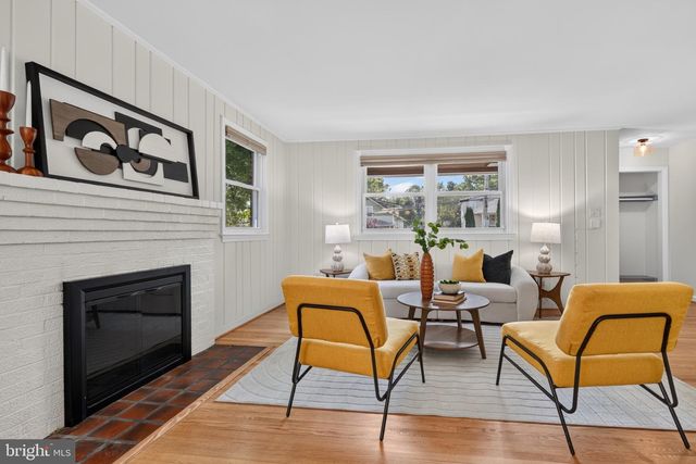 4 CEDAR AVE, Gaithersburg, MD 20877