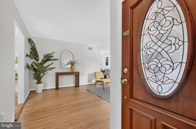 4 CEDAR AVE, Gaithersburg, MD 20877