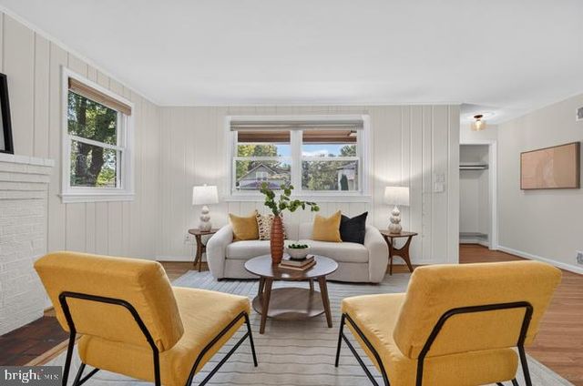 4 CEDAR AVE, Gaithersburg, MD 20877