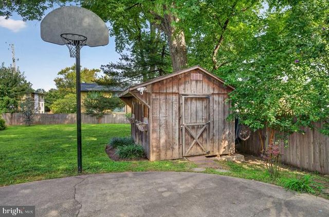 4 CEDAR AVE, Gaithersburg, MD 20877